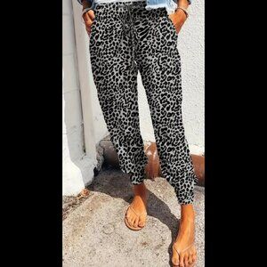 NWOT Women's Leopard Print Drawstring Pants (Size 1XL) RUNS SMALL